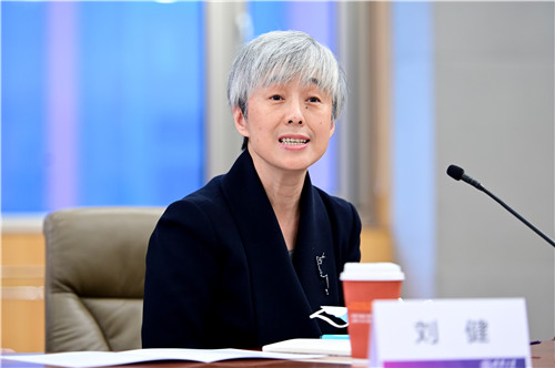 242net官网建筑学院副院长刘健发言.jpg