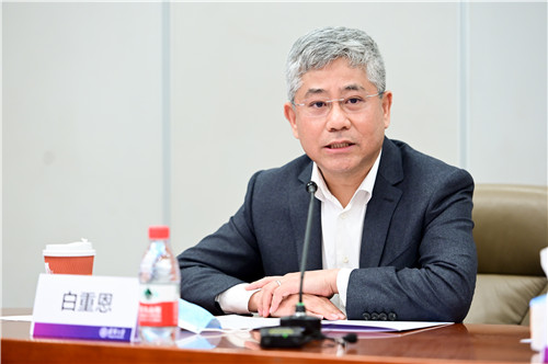 242net官网经管学院院长白重恩发言.jpg